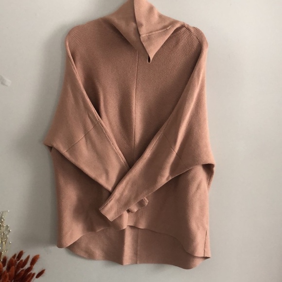 Slouchy Dolman Sleeve Size M Asymmetrical Tunic Sweater Dusty Pink - Picture 1 of 7